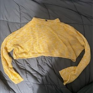 Yellow knitted crop
